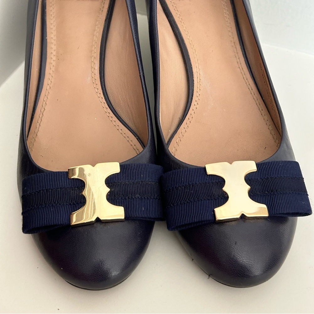 Tory Burch Gemini Link Now Round Toe Wedge Navy Blue 8M 33147 Leather EUC W/ Box
